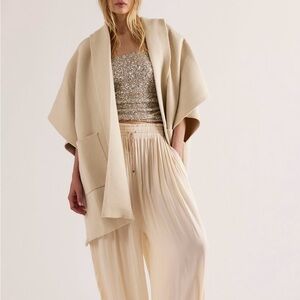 NWOT, Free People Beige Sweater Poncho